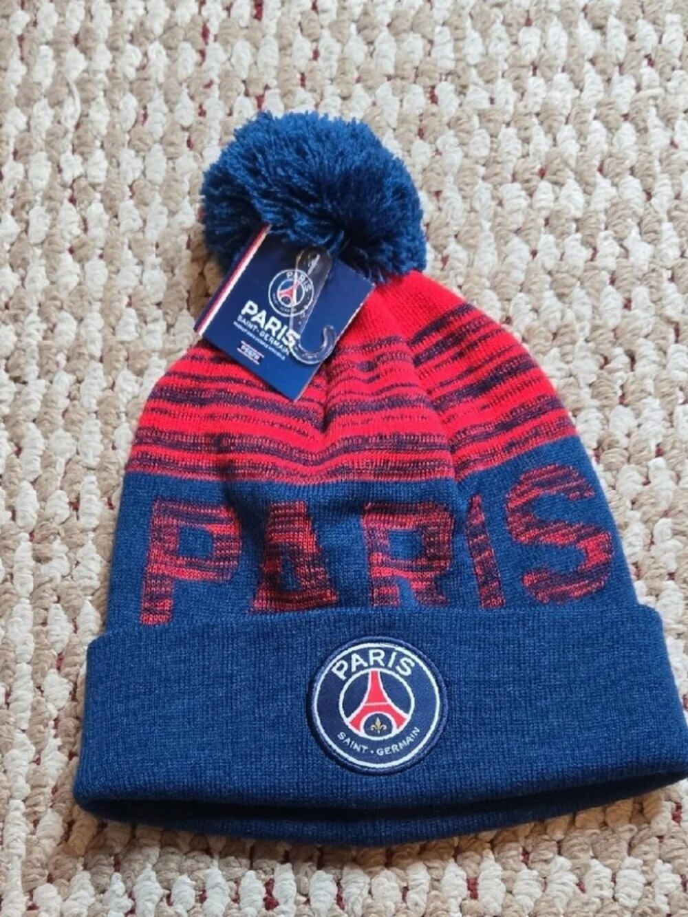 Sports Paris Saint Germain PSG Beanie Winter Hat Pom Pom Soccer